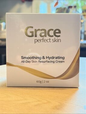 Grace Smoothing & Hydrating Cream - White and Gold